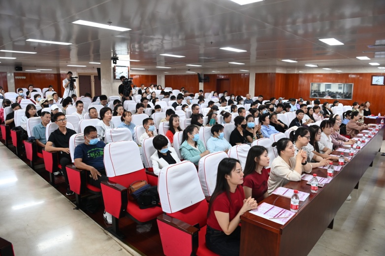 C:\Users\Administrator\Desktop\妇产科学术会\DSC_6240.JPG