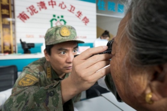 C:\Users\Administrator\Desktop\第三医学中心联勤军医老区行图片\_JFL2085.jpg