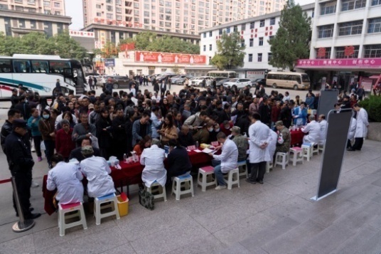 C:\Users\Administrator\Desktop\第三医学中心联勤军医老区行图片\_JFL1718.jpg